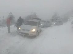 Dëbora bllokon besimtarët në Kishën e Laçit.