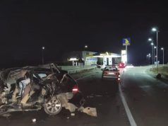 Aksident në aksin Korçë – Pogradec. Përplasen dy makina, humb jetën njëri prej drejtuesve