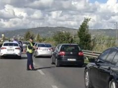 E përplas makina teksa udhëtonte me motor, humb jetën i moshuari