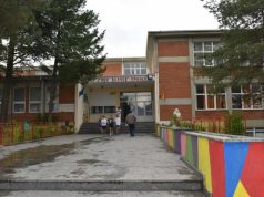 Një nxënës bie nga kati i tretë në një shkollë fillore në Maqedoninë e Veriut