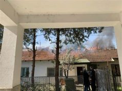 Humb jetën e moshuara nga zjarri në shtëpi