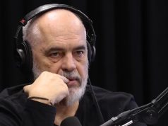 Rama për pensionistët: Katrani pa din e iman u ofron qilima fluturues, PS dy bonuse në vit! S’e harrojnë kush e bëri Shqipërinë lesh e li