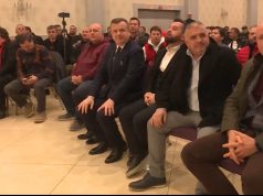 Balla, takim në Miçigan: Shqiptarët, vendimtarë në zgjedhjet e 11 majit siç ishin me fitoren që Trump mori nga ky shtet. Drejtuesi Politik i PS për Diasporën tha se protestuesit e opozitës do të duhet t’i bashkoheshin takimit