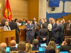 Opozita malazeze bllokon seancën e Kuvendit dhe miratimin e buxhetit. Opozita mban peng seancat parlamentare që nga 20 dhjetori.