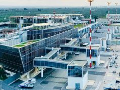 “Kemi pak karburant”/ Panik në ajër, avioni nuk arrin të ulet në Tiranë dhe kthehet në Bari