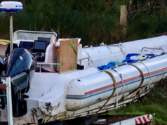 Prangosen shtatë shqiptarë në Spanjë për trafik droge, sekuestrohet një gomone e fuqishme me tre motorë