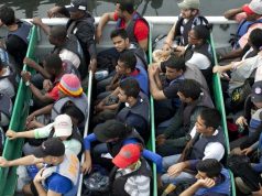 Anija me emigrantë nga Italia ishte parashikuar të mbërrinte të hënën, shtyhet ankorimi i saj për shkak të një defekti