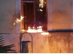 Zjarr në një banesë në Fier. Evakuohet e moshuara.