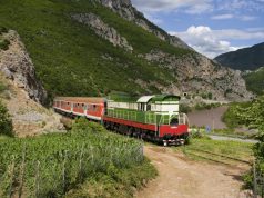 Ndryshon huaja me BERZH për “Hekurudhat”. Balla prezanton projektligjin me argumentimin e shtesës 40.7 mln euro, thirrje opozitës për ta votuar