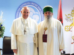 Baba Mondi shkon në Vatikan. Merr mbështetje për krijimin e Shtetit Bektashi