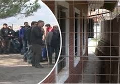 Zjarr në qendrën e emigrantëve në Babrru