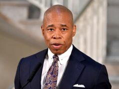 Departamenti i Drejtësisë kërkon pushimin e çështjes penale ndaj kryebashkiakut të New York