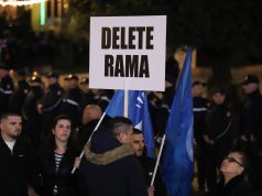 Opozita përfundon protestën para Kryeministrisë. Zhvillimet minutë pas minute