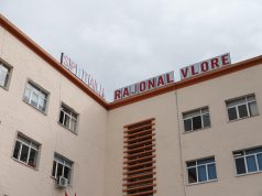 Humb jetën 27-vjeçari në spitalin e Vlorës. U paraqit me plagë arme