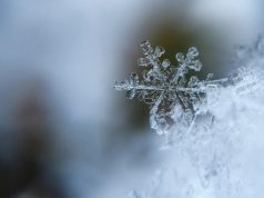 Pritet stuhia dimërore Coral në Mesdhe