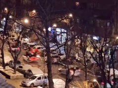 Incident në Mitrovicën e Veriut/ 12 persona hynë në qytet me flamuj, dyshohet se u sulmuan me gurë nga disa serbë