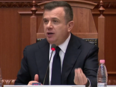 Balla, zgjedhësve brenda Shqipërisë: rinovoni dokumentet biometrike për të votuar më 11 maj. Gënjeshtra deklaratat për votim me kartë apo pasaportë të huaj.