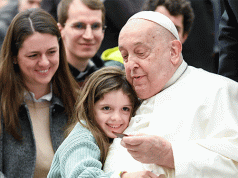 Vatikani: Papa po vuan nga pneumonia e dyfishtë