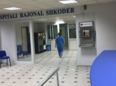 Dyshohet se u helmuan me bar miu/ Një fëmijë 3-vjeçar ka ndërruar jetë në Spitalin Rajonal të Shkodrës, e motra shtrohet në QSUT