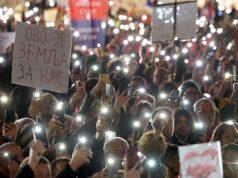 Studentët në Serbi bllokojnë për 22 orë hyrjet e dy televizioneve