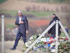 (Video) Thaçi lejohet të shkojë te varri i të atit