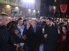 I premtoi një 7-vjeçari se do t’i hapë TikTok-un më 12 maj, Rama ironizon Berishën: Hiç shkollë, veç TikTok të keqen gjyshi