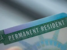 Në çfarë rrethanash mund t’i hiqet karta e gjelbër një banori të përhershëm?