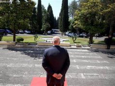 Rama diskuton listat/ Drejtuesit e qarqeve raportojnë në vilën qeveritare për emrat