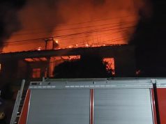 (Video) Zjarr i madh në lagjen Kala në Elbasan