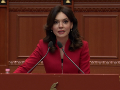 Seanca plenare, e fundit para zgjedhjeve të 11 majit. Spiropali rendit arritjet e legjislaturës së dhjetë