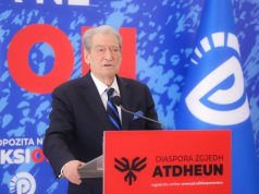 Sali Berisha në një konferencë për shtyp mesditën e sotme kërkoi shtyrjen e afatit të regjistrimit të diasporës deri në 9 mars