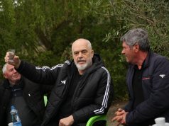 “Na duhesh shumë vite”, Rama inspekton rrugën Bunavi-Kërkovë në Vlorë