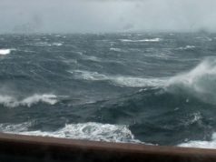 Moti i keq, pezullohen lundrimet nga Durrësi drejt Barit dhe anasjelltas