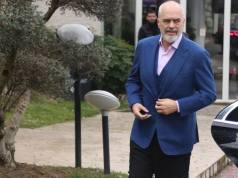 Mbyllet pas 6 orësh takimi i Ramës me ministrat dhe drejtuesit politikë