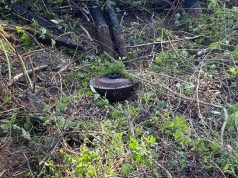 Minë pranë shinave të trenit në Kosovë, FSK e asgjëson me shpërthim të kontrolluar
