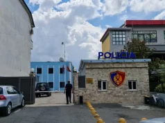 Zbardhet autorësia e vënies së një sasie lënde plasëse, në murin rrethues të një biznesi në Fushë Krujë, 2 ditë më parë.