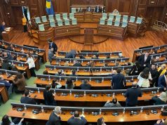 Kosovë/ Dështon për herë të gjashtë konstituimi i kuvendit. Vetëvendosje propozon sërish Albulena Haxhiun, për kryetare, ajo nuk i merr votat e mjaftueshme