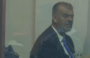 Arratiset Lefter Koka/Apeli i GJKKO e riktheu në burg, ish-ministri rezulton jashtë Shqipërisë