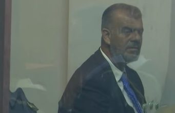 Arratiset Lefter Koka/Apeli i GJKKO e riktheu në burg, ish-ministri rezulton jashtë Shqipërisë