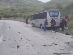 Aksident i rëndë në aksin Prrenjas-Qafë Thanë, del nga rruga autobusi i ekipit të volejbollit të Korçës