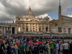 Bota i jep sot lamtumirën Papa Françeskut!