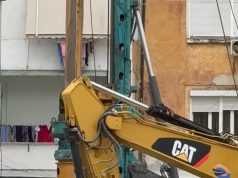 Erion Braçe denoncon zhurmat nga ndërtimet në Tiranë: “Ky është terror akustik!”