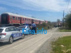 Kosovë, treni përplaset me makinën në Klinë – vdes një person, tre të tjerë lëndohen