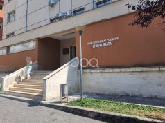 Sherr te spitali psikiatrik/ Pacientja sulmon dy paciente të tjera dhe i plagos