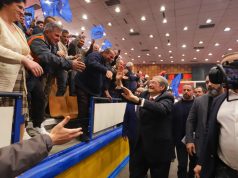 PD-ASHM hap fushatën në sheshin Nënë Tereza më 11 prill