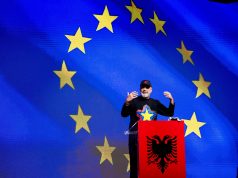 “Na votoni të shpëtojmë drejtësinë nga bufi dhe mushkonjat”/ Rama, shqiptarëve në Milano: Garantojmë drejtësinë e pavarur duke hyrë në BE