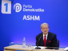 U kap duke dhënë 500 euro për votën pro PD, Berisha për arrestimin në Lushnjë: inskenim i Vlora Hysenit!