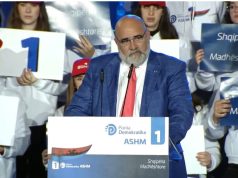 (Video) La Civita më në fund në skenë: votoni për doktor Berishën