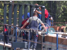 Punëtorët nga Shqipëria ndalohen në Ohër, po punonin pa leje