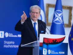 “Kufirin te Thana”- Berisha takim me demokratët në Malësinë e Madhe: Nuk do të tatojnë kurrë më biznesin e vogël më shumë se 1% të xhiros!